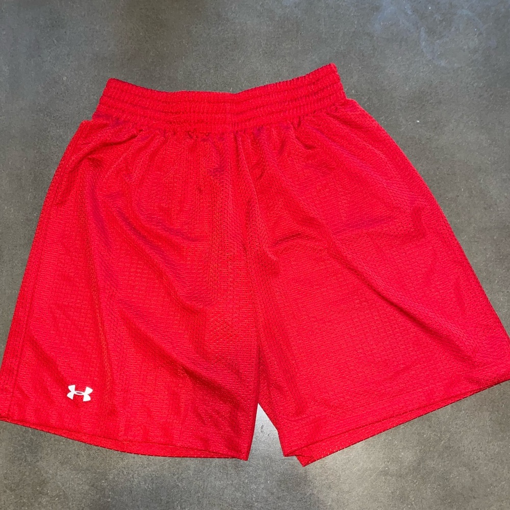 Under Armour Men’s Red HeatGear Shorts Size Small